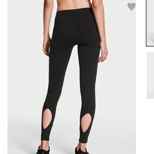 Victoria’s Secret Knockout Leggings with keyhole l